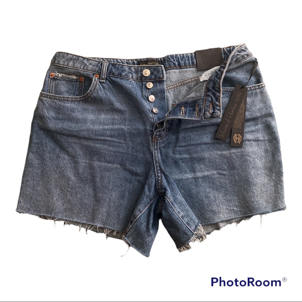 HOUSE OF HARLOW 1960 NWT Button Fly Denim High Rise Mom Midi Shorts Size31
